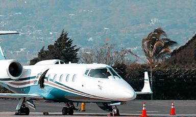 Learjet 60