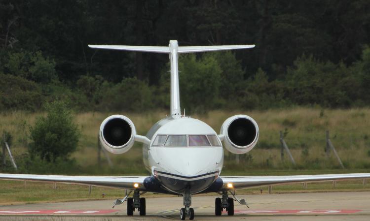 Challenger 604