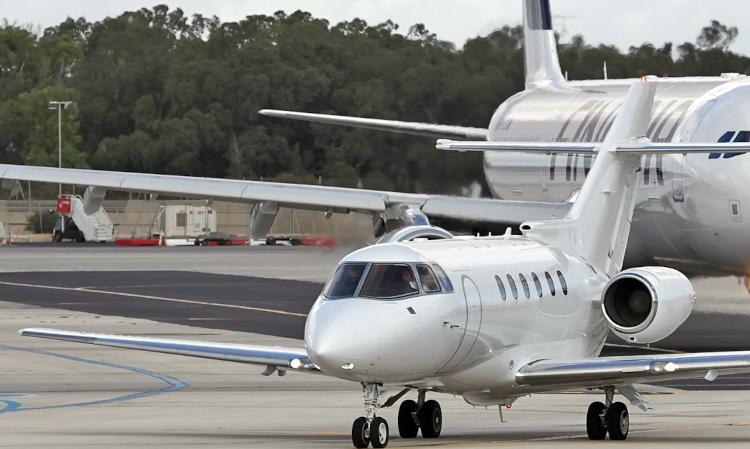 Hawker 750