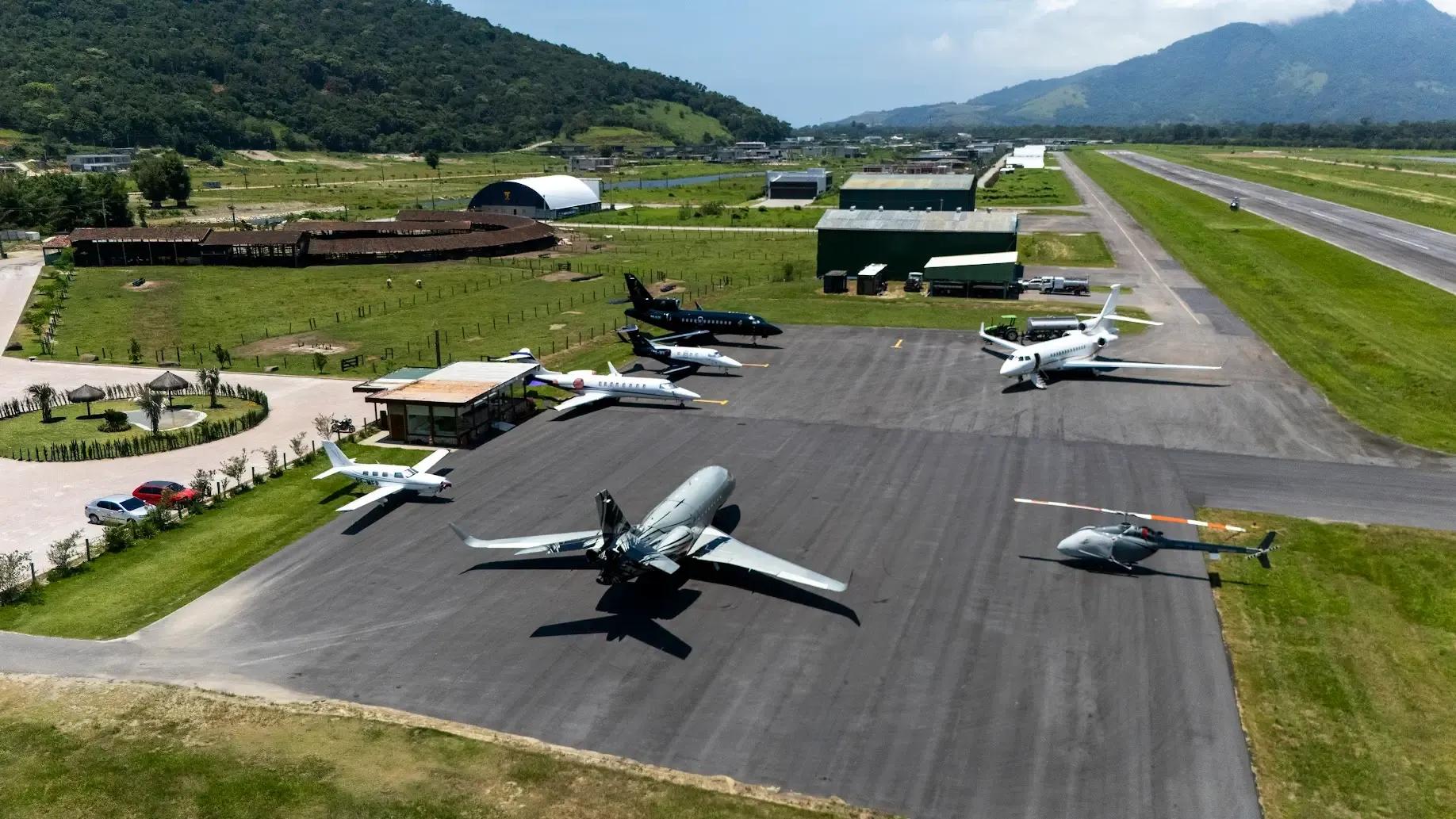 flapper team at toluca airport
